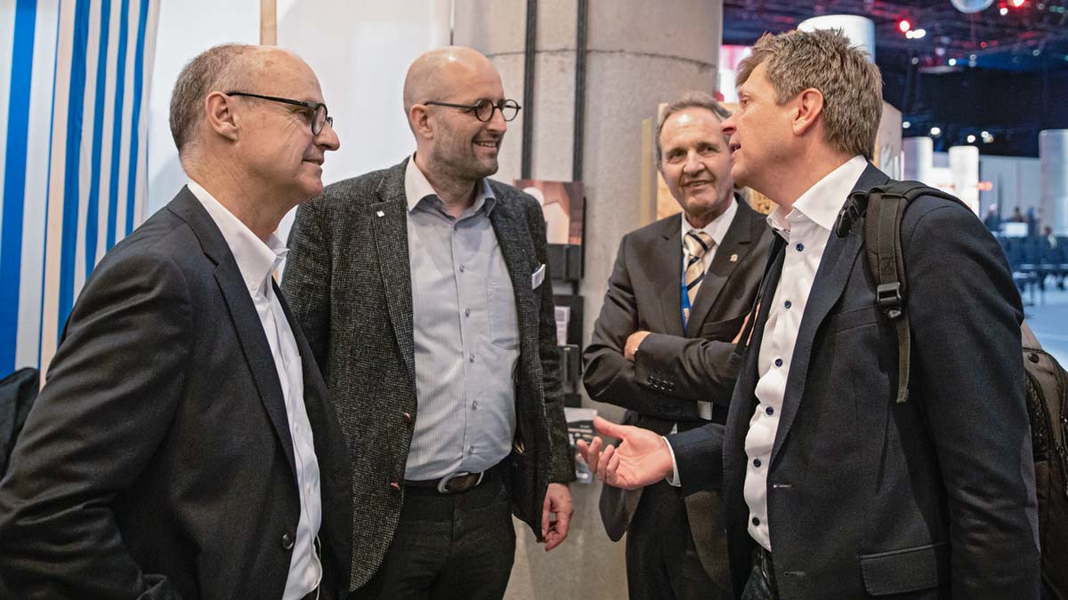 Impegno politico molteplice